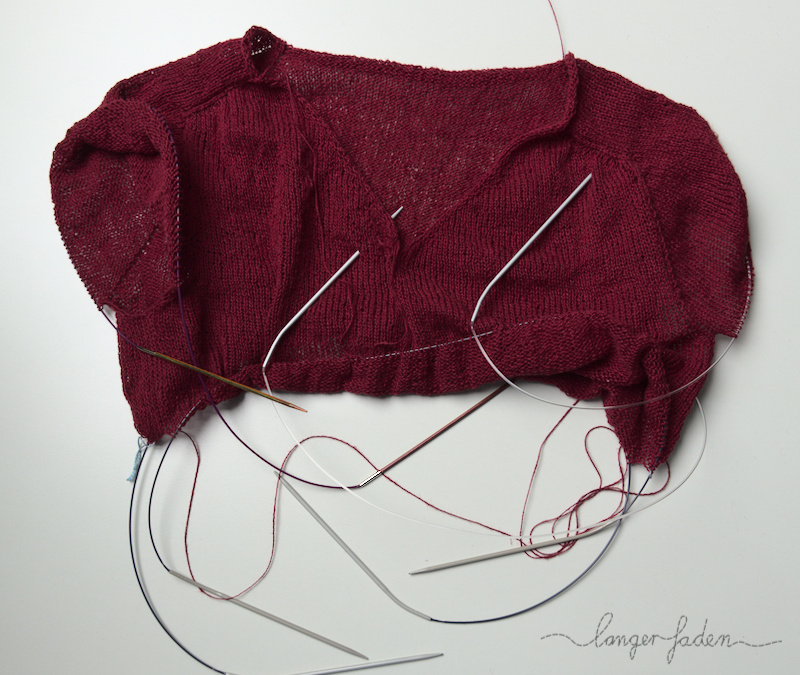 angefangener Strickpulli